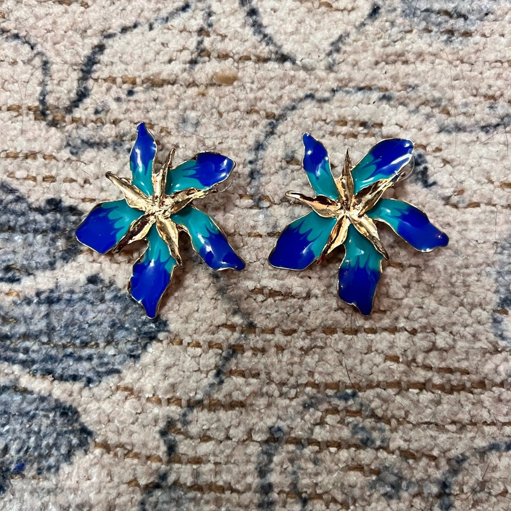 Flower earrings